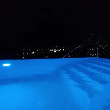 Lux Ella With Shared Pool Apartment Makarska