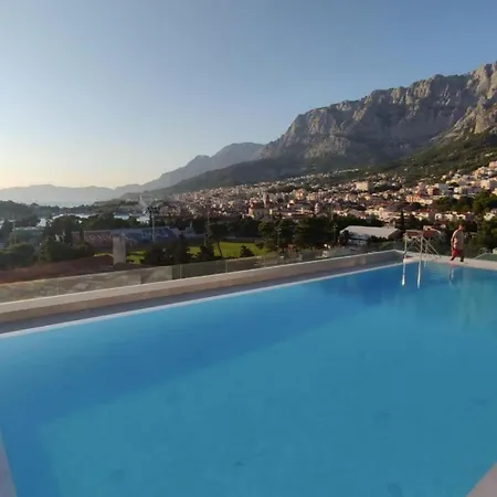 Lux Ella With Shared Pool Apartment Makarska