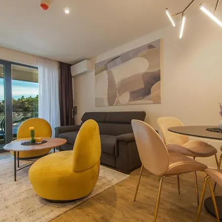 Lux Ella With Shared Pool Apartamento