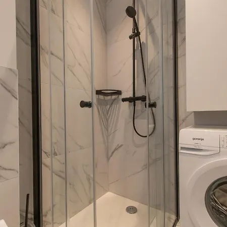 Lux Ella With Shared Pool Apartamento *