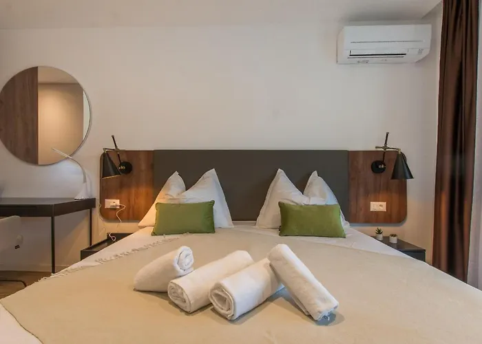 Lux Ella With Shared Pool Apartment *