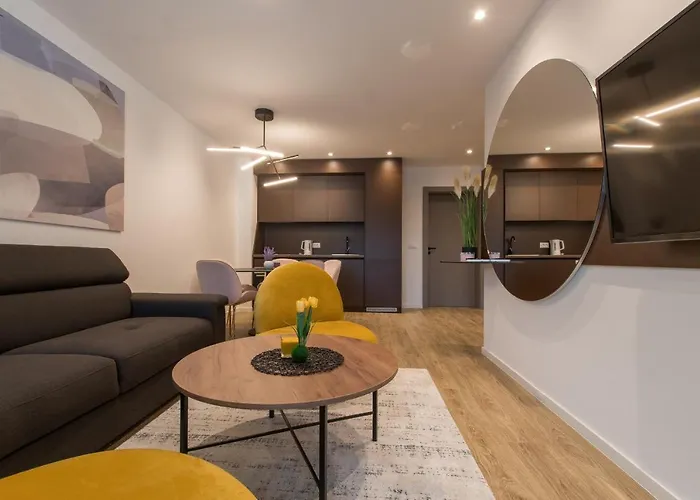 Apartment Lux Ella With Shared Pool