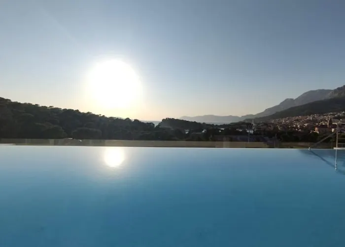 Lux Ella With Shared Pool Makarska