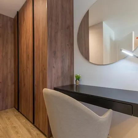 Lux Ella With Shared Pool * מאקרסקה